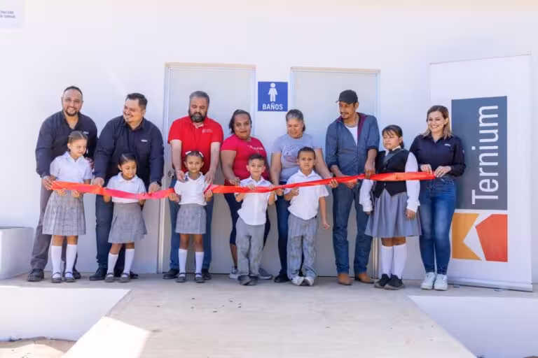 Ternium_colabora_a_la_reconstruccin_y_equipamiento_de_escuelas_en_Michoacn