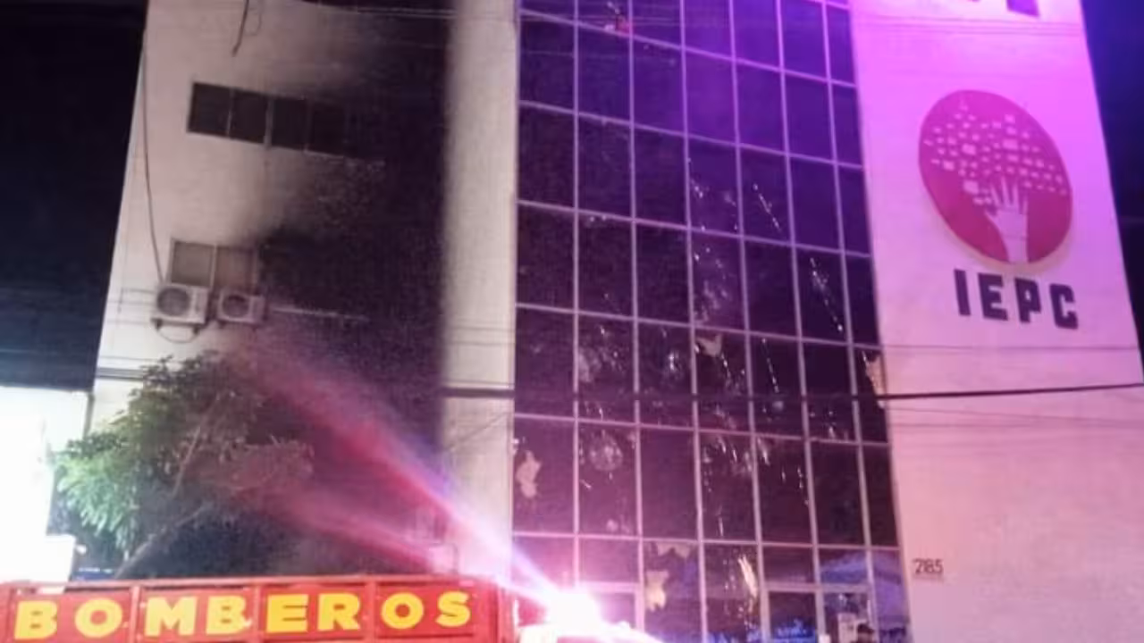 Incendian-instalaciones-del-Instituto-de-Elecciones-y-Participacion-Ciudadana-en-Chiapas