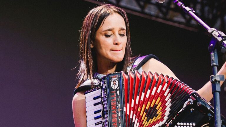 Julieta-Venegas-Zocalo