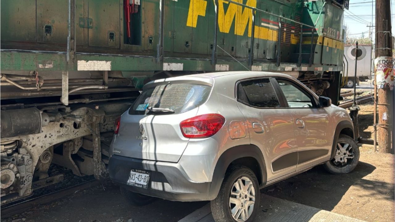 Registran-choque-entre-camioneta-y-ferrocarril-en-la-Gustavo-A.-Madero