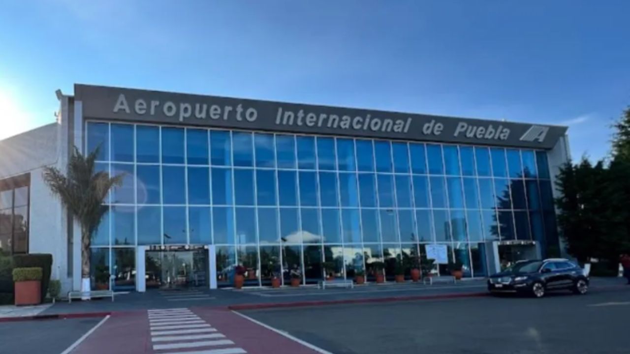 ceniza-del-popocatepetl-paraliza-nuevamente-el-aeropuerto-de-puebla