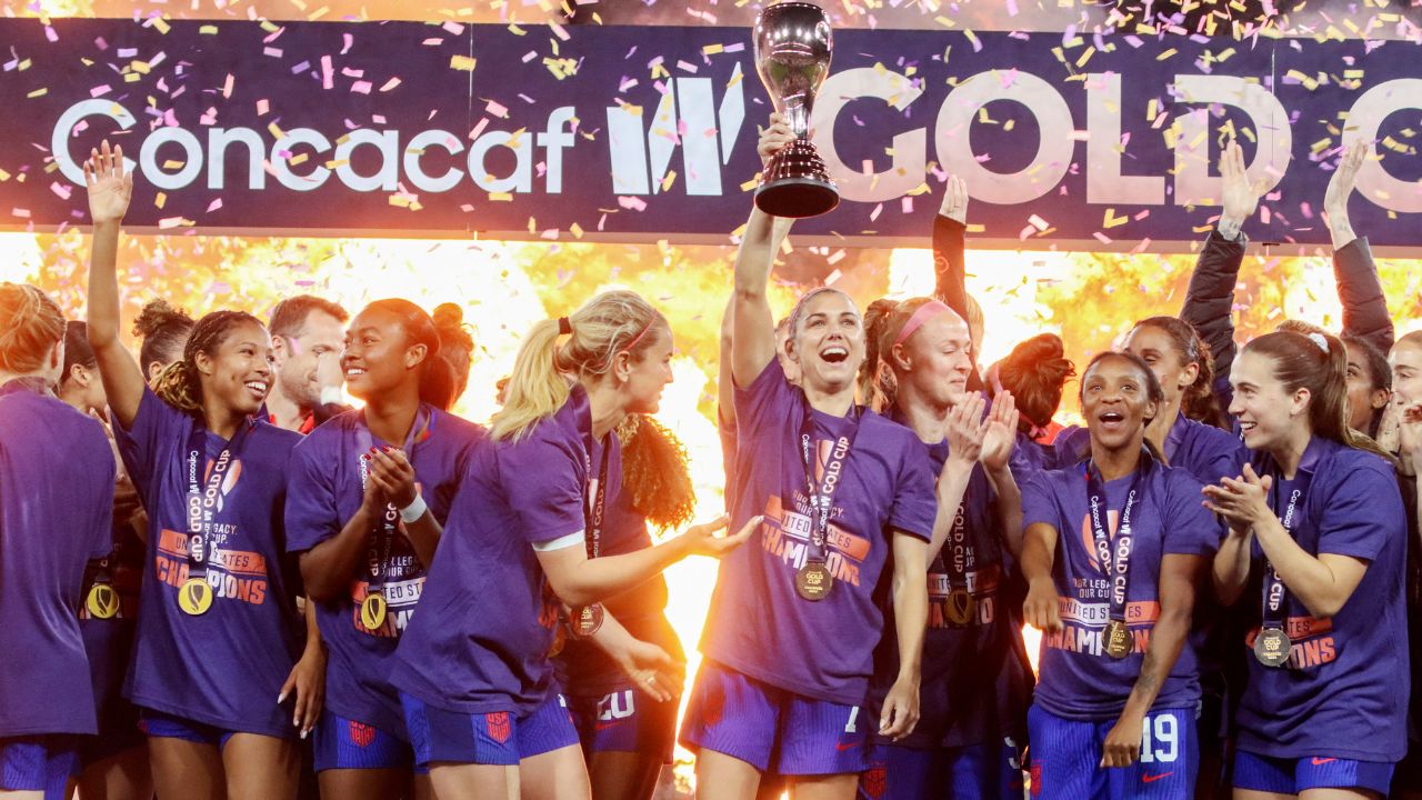 eua-vence-a-brasil-y-conquista-la-primera-copa-oro-del-futbol-femenino