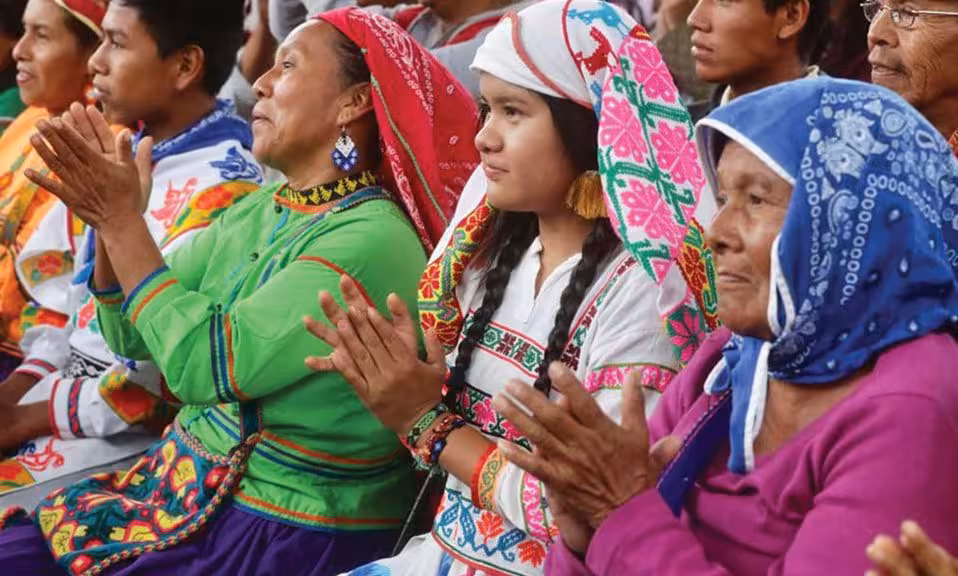 mujeres-indigenas-pueblo-wixarika-participantes-958x576