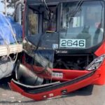 accidente-de-metrobus-en-avenida-eduardo-molina-deja-siete-heridos