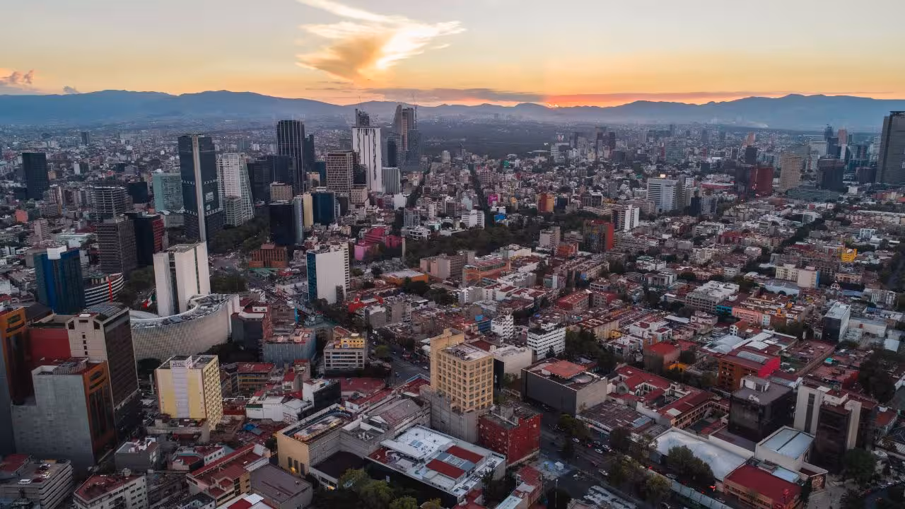 amlo-arremete-contra-los-chilangos-etiqueta-a-la-cdmx-como-la-mas-conservadora-y-sede-de-los-fifis