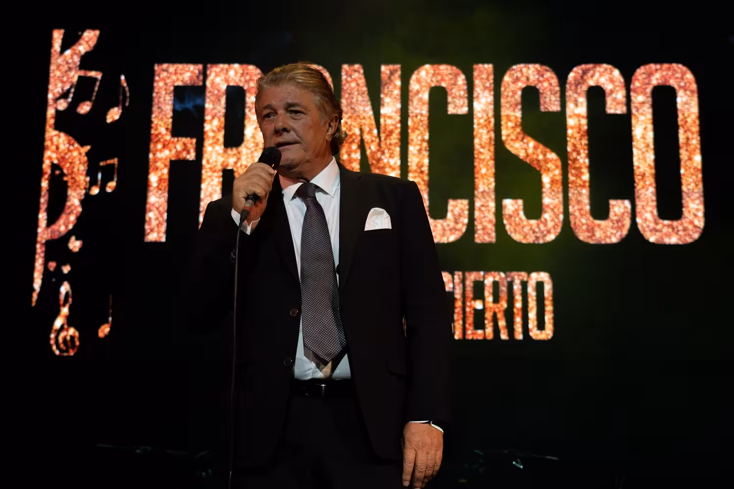 FRANCISCO 40 ANIVERSARIO FOTO4