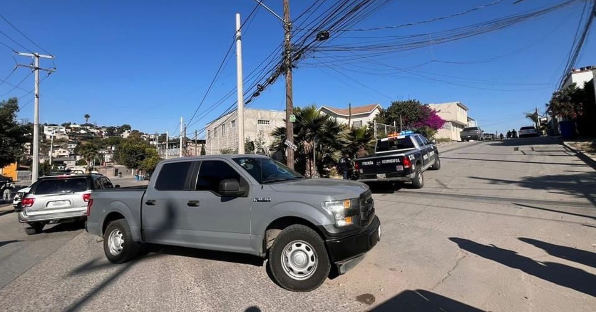 atacan-a-tiros-a-director-de-policia-y-escoltas-de-rosarito-baja-california