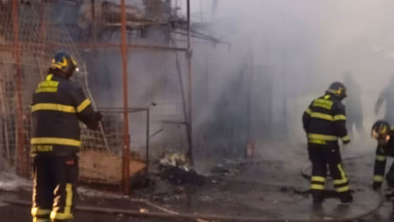 incendio-en-la-merced-consume-25-puestos-y-7-locales