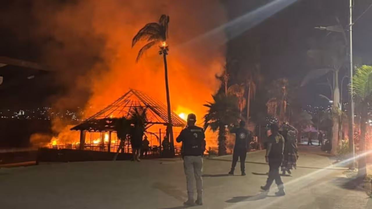 Incendio-playa-Papagayo
