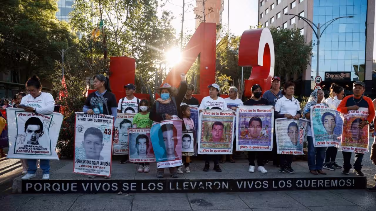 amlo-confirma-que-el-3-de-junio-se-reunira-con-padres-de-los-43-desaparecidos-de-ayotzinapa