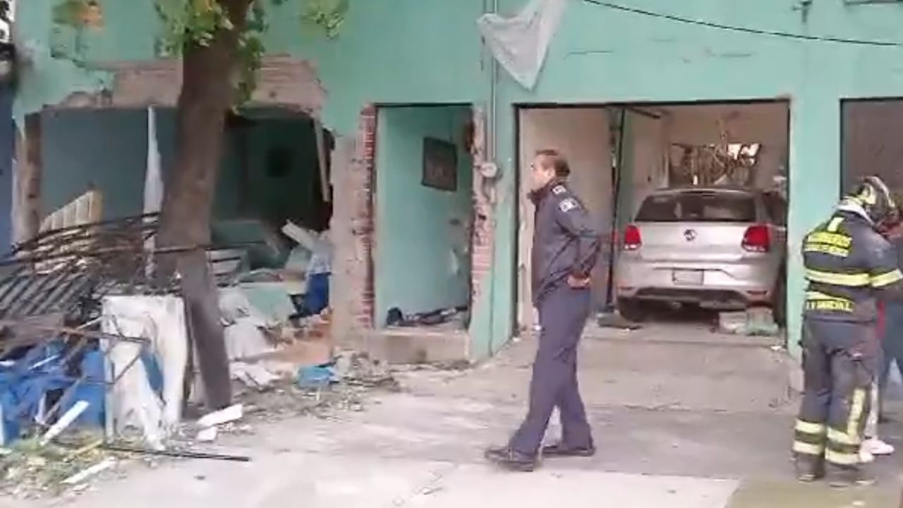 explosion-por-acumulacion-de-gas-en-casa-de-benito-juarez-deja-dos-perritos-lesionados