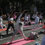 mega-clase-yoga-paseo-reforma