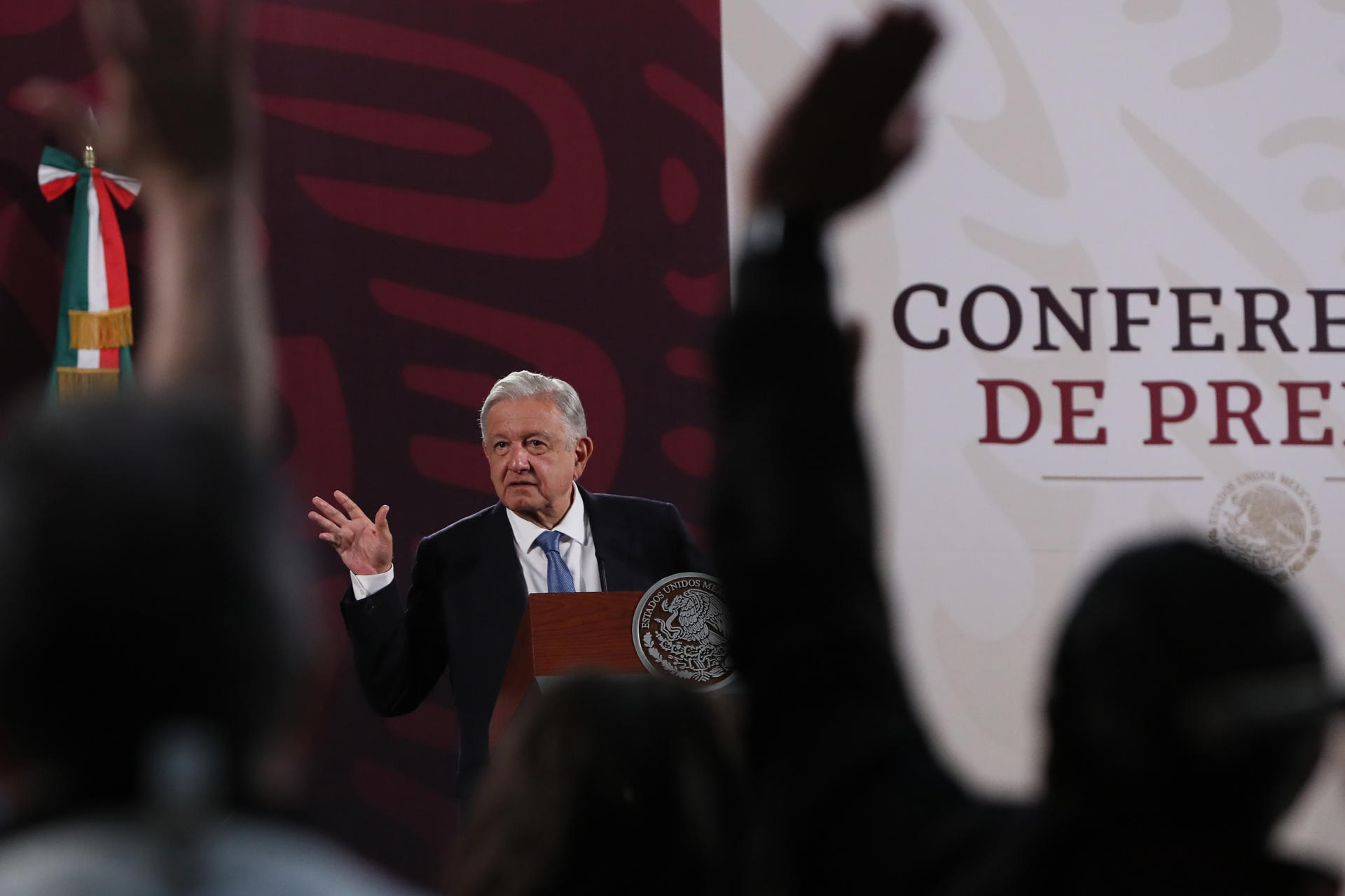 López Obrador &quot;pausa&quot; su relación con embajadas de EE.UU. y Canadá por la reforma judicial