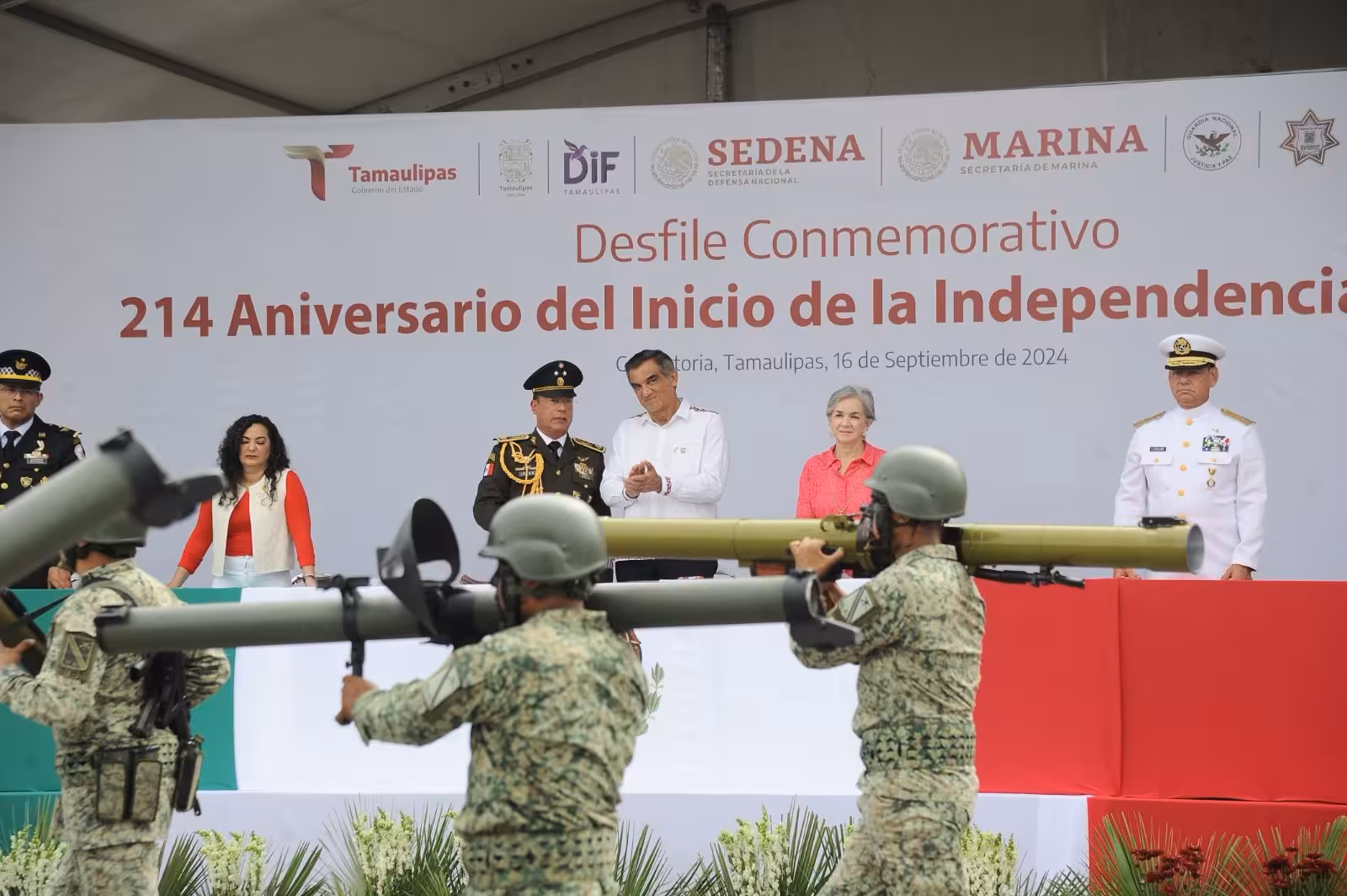 Presidió Américo Villarreal desfile cívico-militar por el 214 aniversario del inicio de la independencia