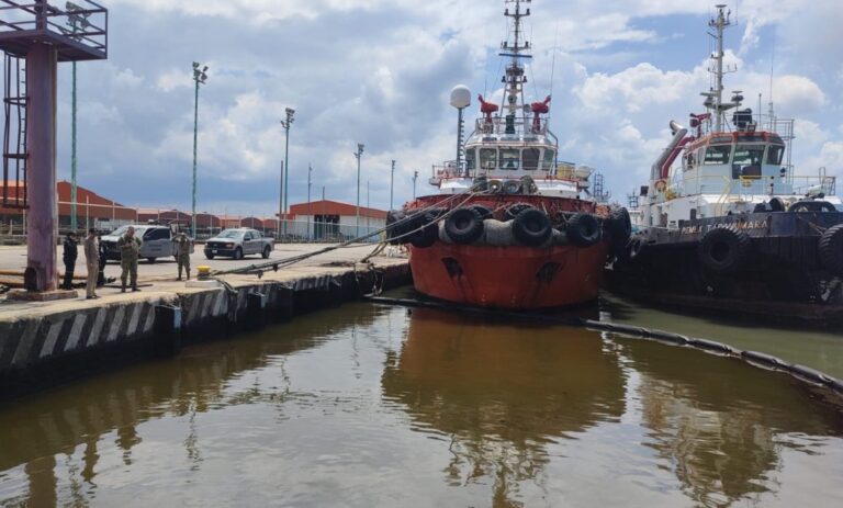 3318b8ade26243e081777df1353d5040