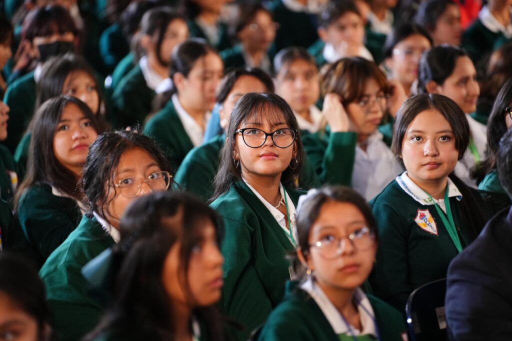 7b36783e147142ceb78f8caaf637030c