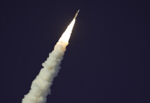 Nombres de 52 mexicanos víctimas de desaparición viajan al espacio en la misión Artemis II