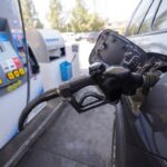 El precio de la gasolina en EEUU sigue al alza y se sitúa en 4,10 dólares por galón